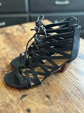 Denver Hayes Heels size 39